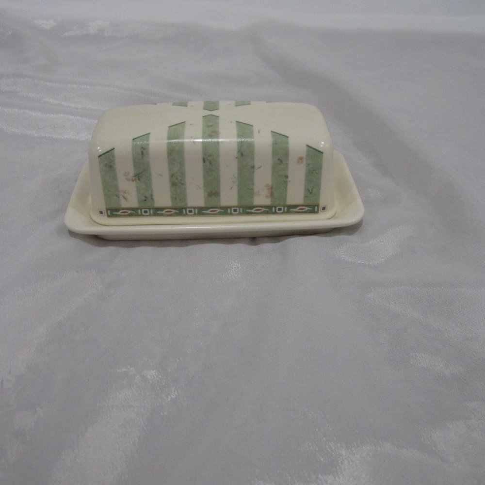 Pfaltzgraff Naturewood Butter Dish